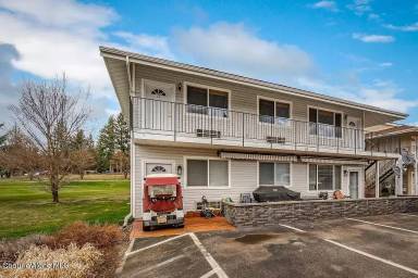 Main picture of 15 Fairway Dr