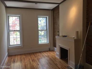 Main picture of 220 Sullivan St