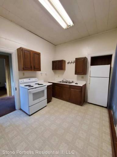 Main picture of 350 E Main St