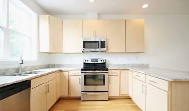 Main picture of 866 Estes St