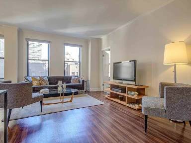 Main picture of 208 E Chestnut St