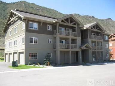 Main picture of 612 River View Dr