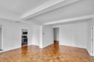 Main picture of 949 3rd Ave