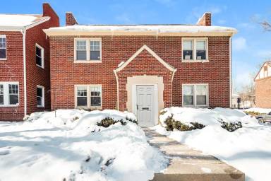 Main picture of 3145 Indianola Ave