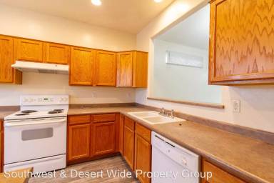 Main picture of 5641 W Vineyard Rd