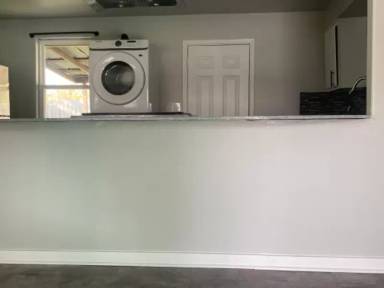 Main picture of 205 E Gleason St