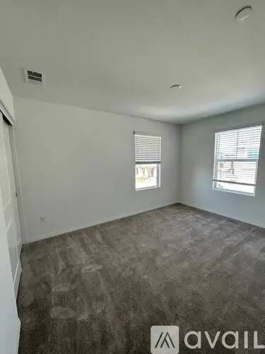 Main picture of 2465 Gunner Ridge Way