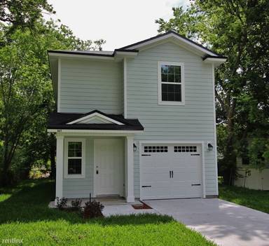 Main picture of 685 Melba St