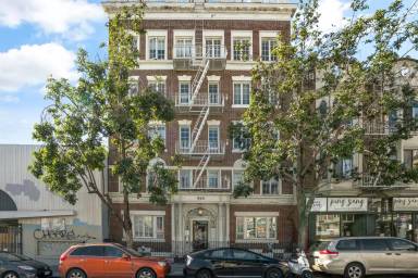 Main picture of 945 Larkin St