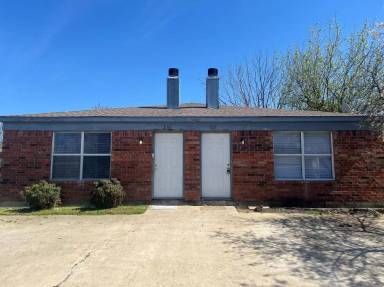 Main picture of 305 Casie Ct