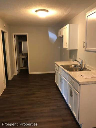 Main picture of 1121 W Elm Arc