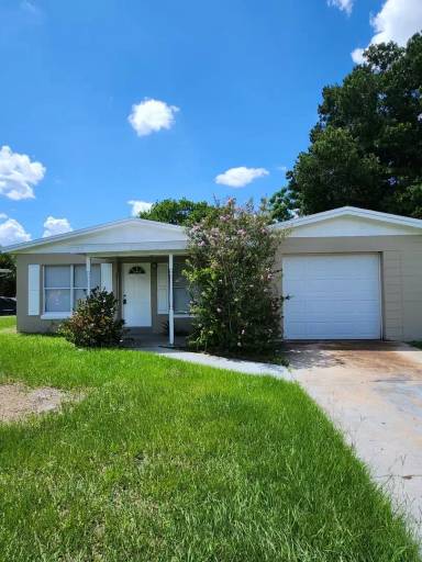 Main picture of 7212 Mandarin Dr