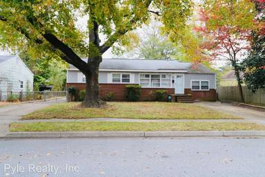 Main picture of 6416 Coinbrook Ave