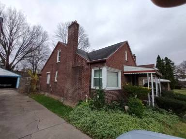 Main picture of 18492 Rutherford St