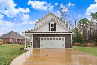Main picture of 580 S Beston Rd