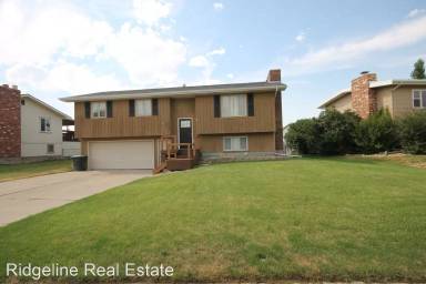 Main picture of 2736 Delmar Dr