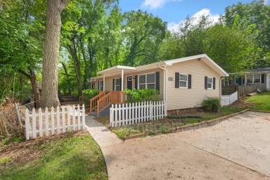 Main picture of 2051 College Ave NE
