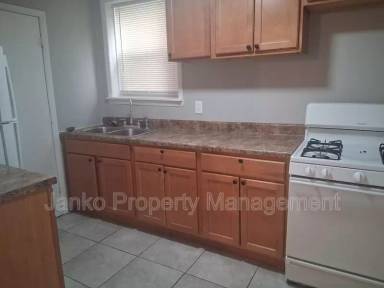 Main picture of 8137 S Evans Ave