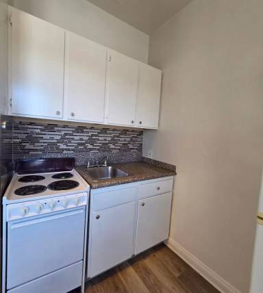 Main picture of 13501 Inglewood Ave