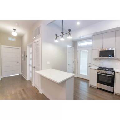 Main picture of 2317 W Iowa St