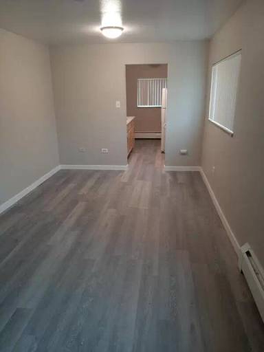 Main picture of 5605 W Warren Ave