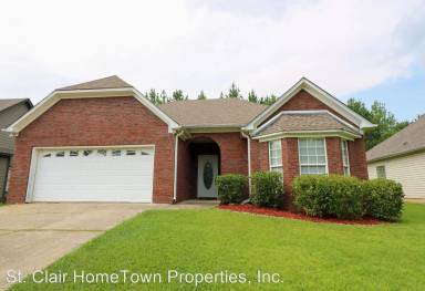 Main picture of 330 Oak Leaf Cir