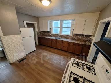 Main picture of 326 E Archer Ave