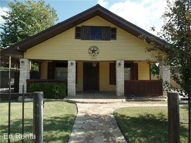 Main picture of 1925 Saint Louis Ave