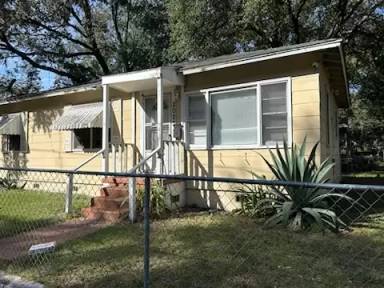 Main picture of 2023 E 11th St