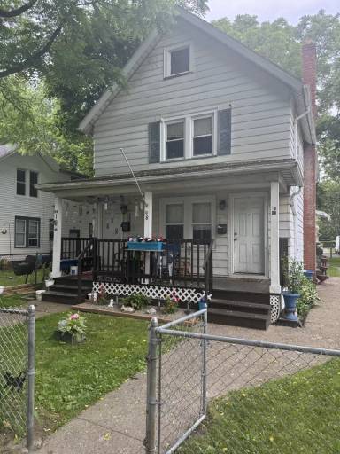 Main picture of 98 Ambrose St