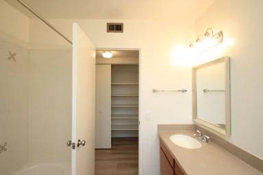 Main picture of 535 Lawnwood Way