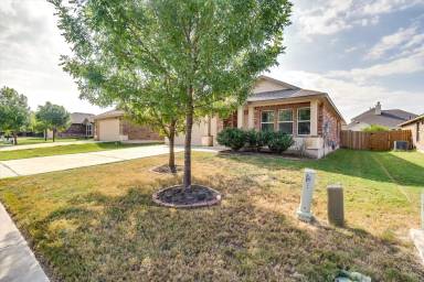 Main picture of 5637 Sacco St