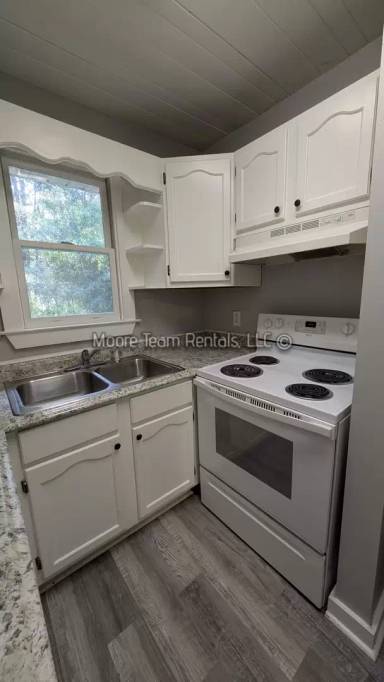 Main picture of 18 Jerry Ln