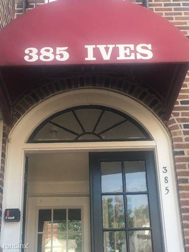 Main picture of 381 Ives St