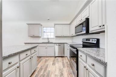 Main picture of 9708 Weatherford Ave