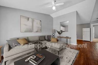 Main picture of John St