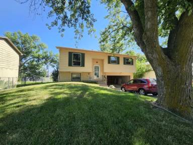 Main picture of 9129 Grand Ave