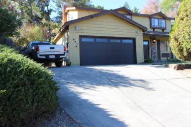 Main picture of 951 Leroy Ln