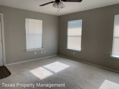 Main picture of 108 N 6th St