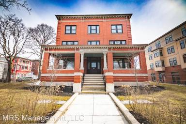 Main picture of 20 Harbor St