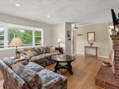 Main picture of 549 N Country Club Rd