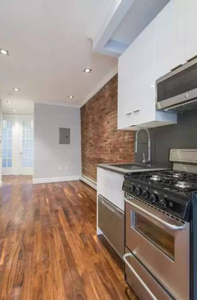 Main picture of 123 Mulberry St