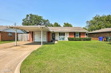 Main picture of 223 W Ridge Rd