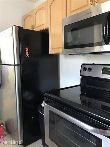 Main picture of 4962 SW 6th St