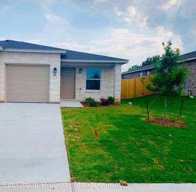 Main picture of 208 Lowes Blvd