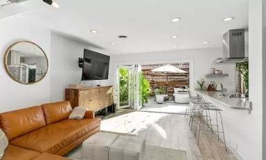 Main picture of 9801 Jamaica Cir