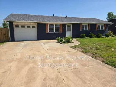 Main picture of 1309 W Beech Dr