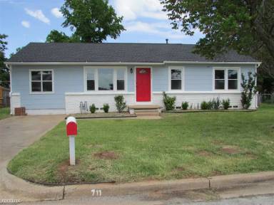 Main picture of 705 E Karma Ave
