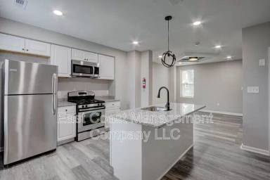 Main picture of 3723 Manchester Ave