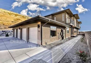 Main picture of 770 Bluffs Ct